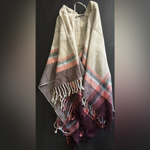 Abercrombie & Fitch blanket  shawl/poncho - Picture 1 of 2